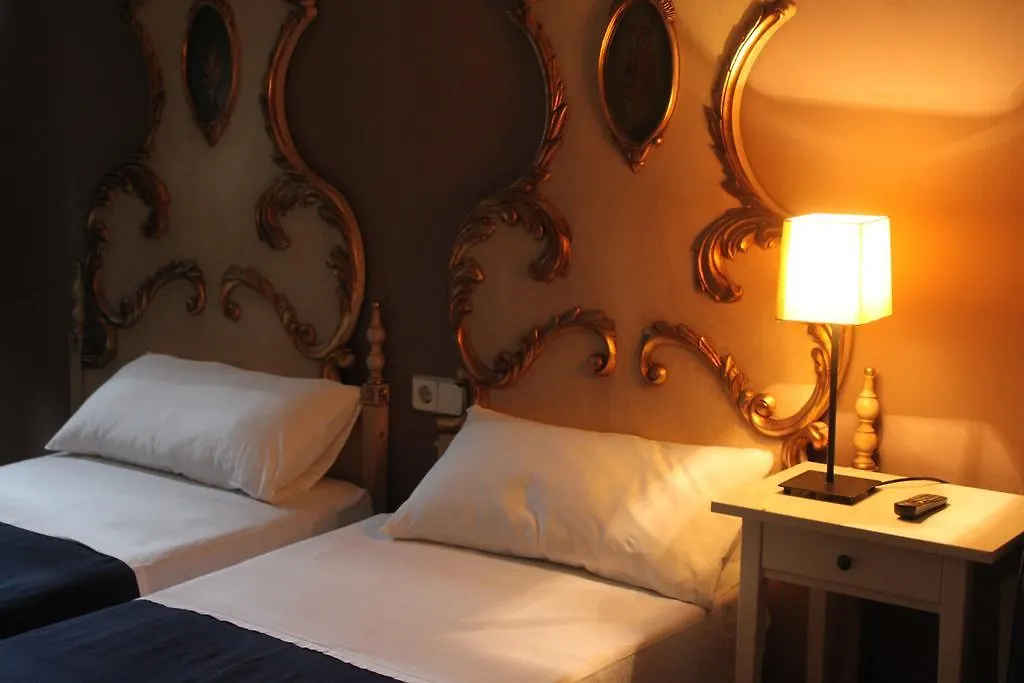 Hostal Lk Barcelona 2*,